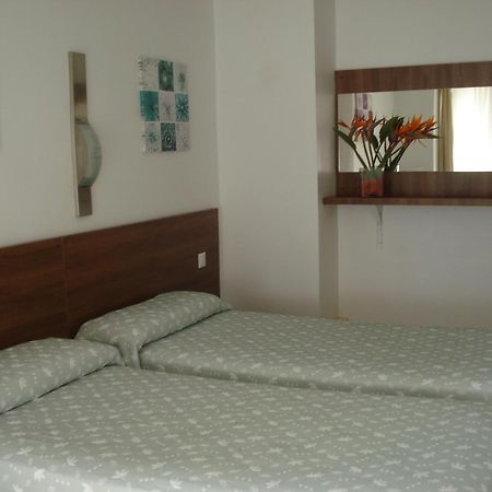 Hostal Margarita Pineda de Mar Quarto foto